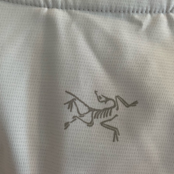 Arc'teryx white windbreaker jacket size small - Picture 3 of 4